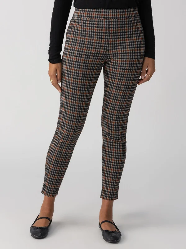 Runway  Semi-High Rise Legging Arrow Plaid Chic Workout Leggings