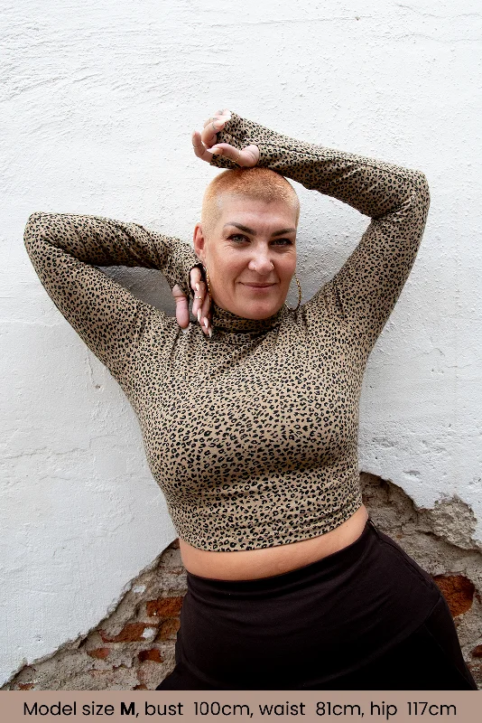 Turtle Neck Long Sleeve Crop Top with Hole in Classic Leopard Crop Top Seamless Stretchy Turtle Neck Long Sleeve Crop Top with Hole in Classic Leopard Crop Top Seamless Stretchy
