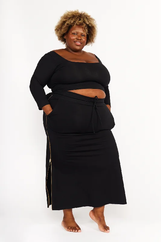 New Square Neck Crop Top (Long Sleeves) in Black Nylon Fabric Polyester Fabric Spandex Fabric New Square Neck Crop Top (Long Sleeves) in Black Nylon Fabric Polyester Fabric Spandex Fabric