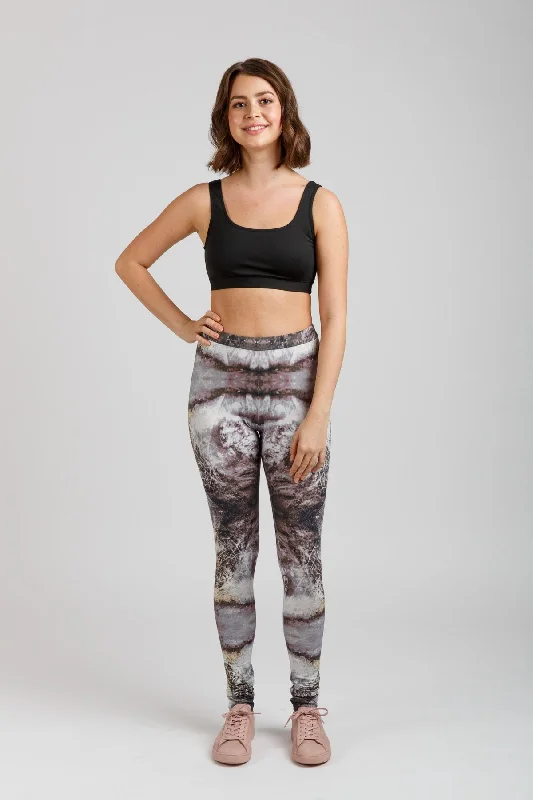 Virginia Leggings - Megan Nielsen Patterns - Sewing Pattern Trendy Sporty Compression Leggings Virginia Leggings - Megan Nielsen Patterns - Sewing Pattern Trendy Sporty Compression Leggings